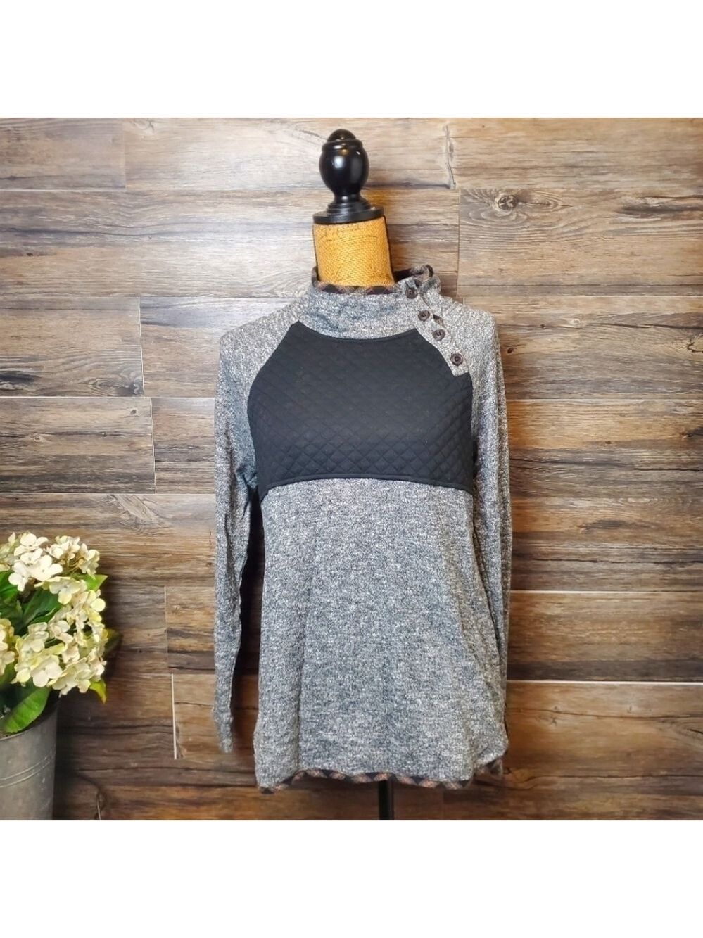 Hem & Thread Black Plaid Trim Long Sleeve Top Medium